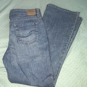 signature levi jeans